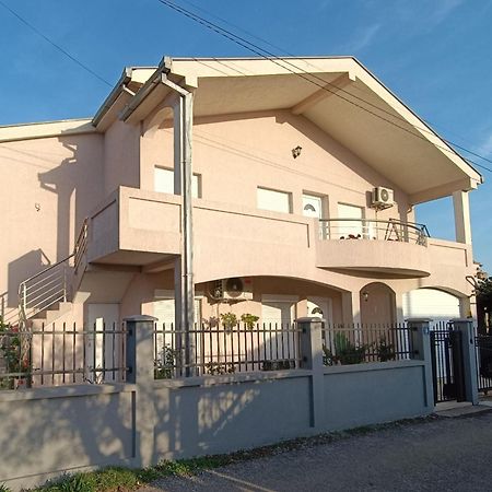 Entire House Floor - 2-Bedroom Cozy & Peaceful Apartment Podgorica Exterior foto