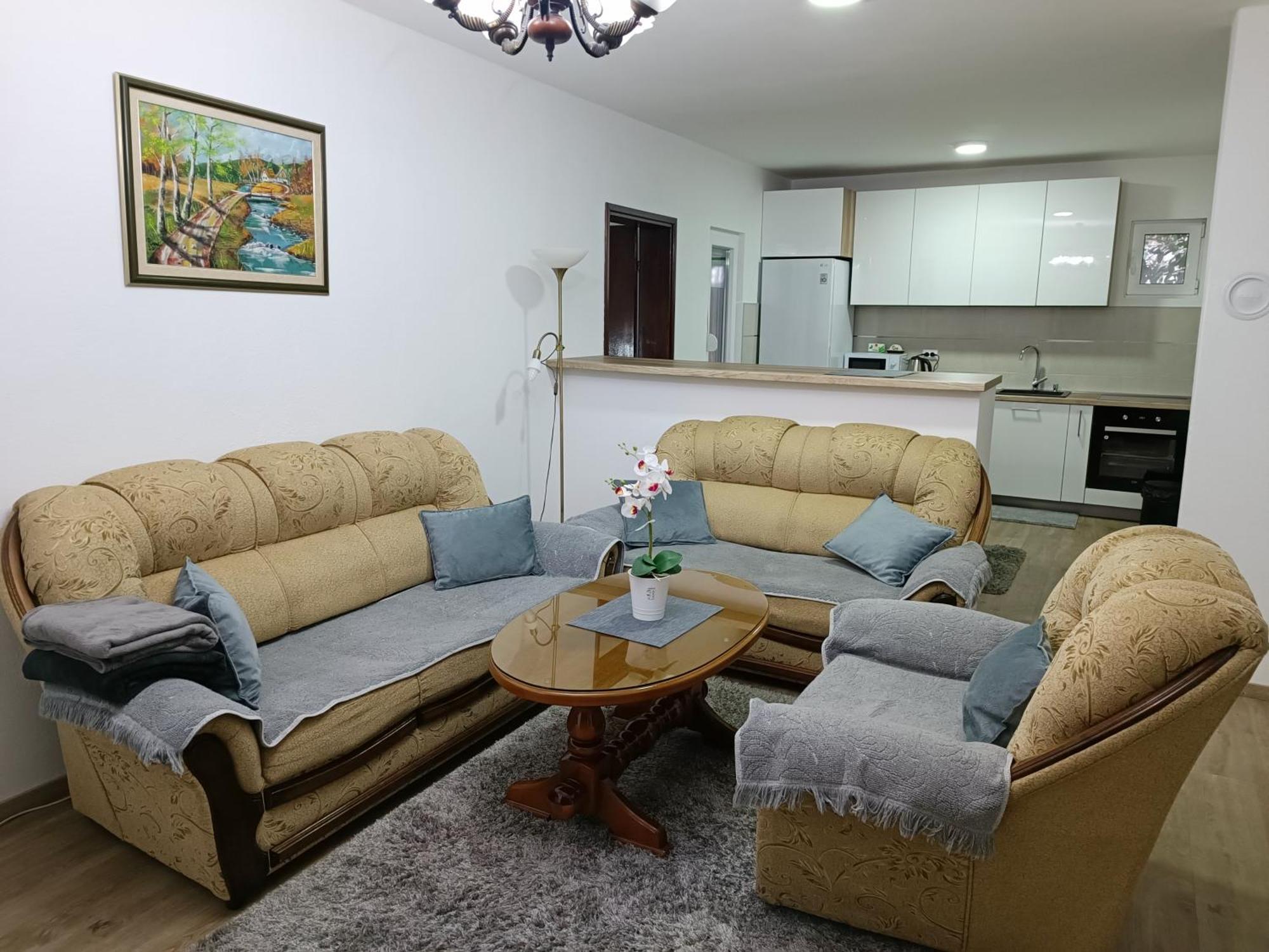 Entire House Floor - 2-Bedroom Cozy & Peaceful Apartment Podgorica Exterior foto