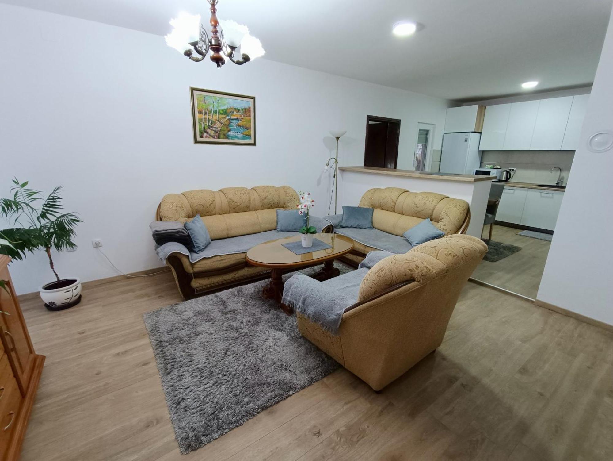 Entire House Floor - 2-Bedroom Cozy & Peaceful Apartment Podgorica Exterior foto