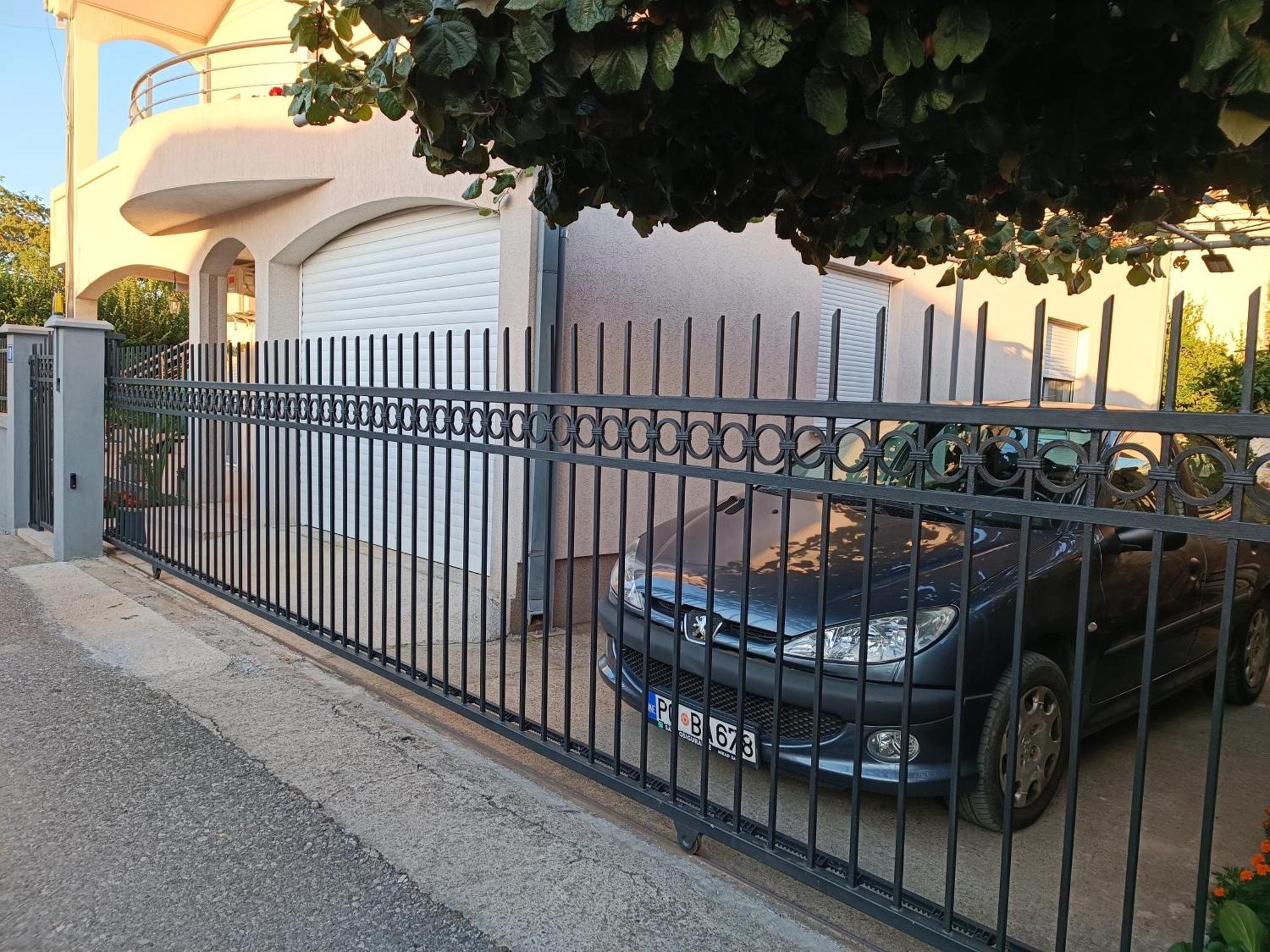Entire House Floor - 2-Bedroom Cozy & Peaceful Apartment Podgorica Exterior foto